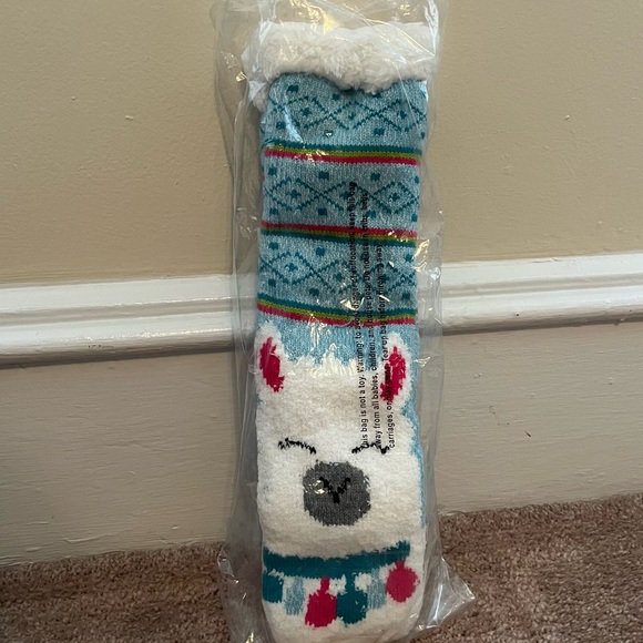 ❌SOLD❌ Llama Slipper Socks - Picture 2 of 4